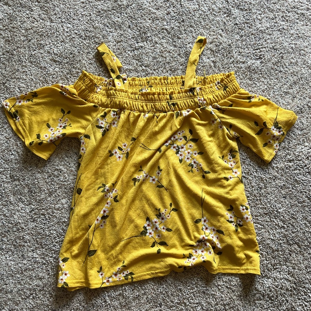 Mellóday | Yellow | Off the shoulder top